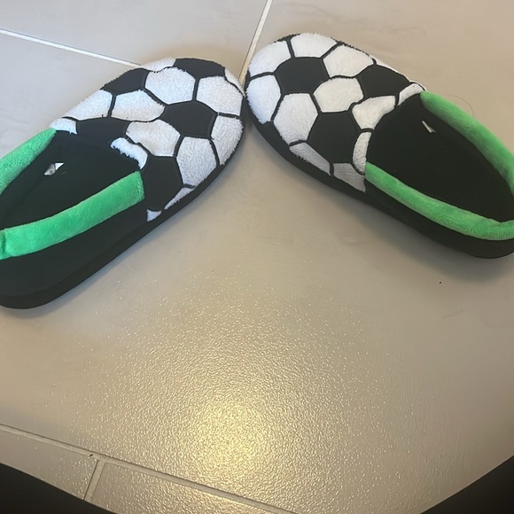 Soccer Slippers Size Youth 3/4 - Picture 3 of 8